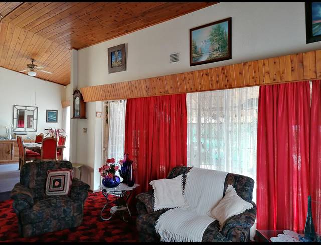 4 BEDROOM FREESTANDING SOLD IN STILFONTEIN EXT 4